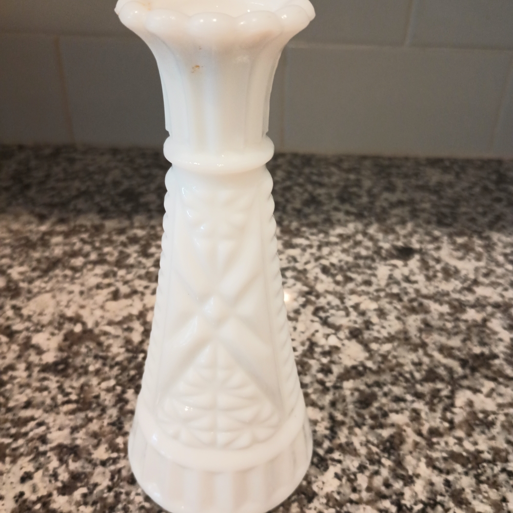 VINTAGE ANCHOR HOCKING 6"   STARS AND BARS DESIGN BUD VASE